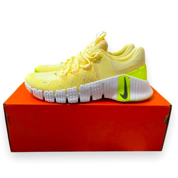 NEW Nike Metcon 5 Women's - Picture 8 of 9